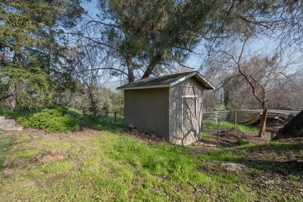 Image 36 of property listing at 37129 Pebble Lane, Yokuts Valley, CA 93675