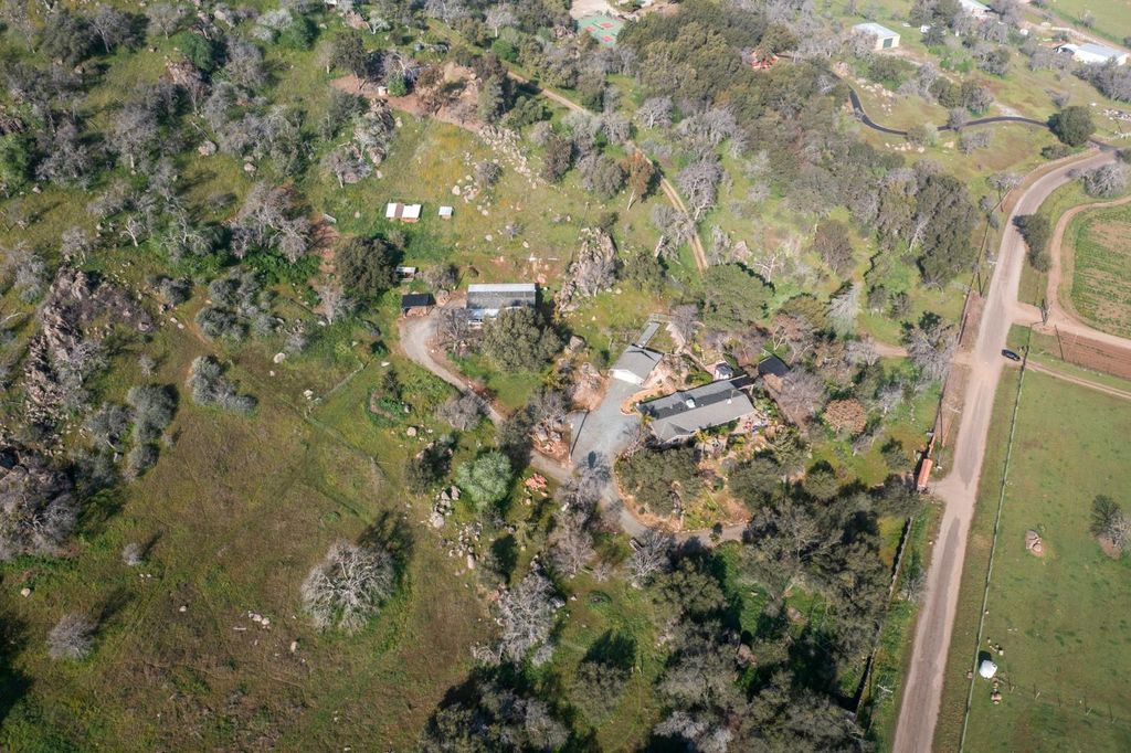 Image 40 of property listing at 37129 Pebble Lane, Yokuts Valley, CA 93675