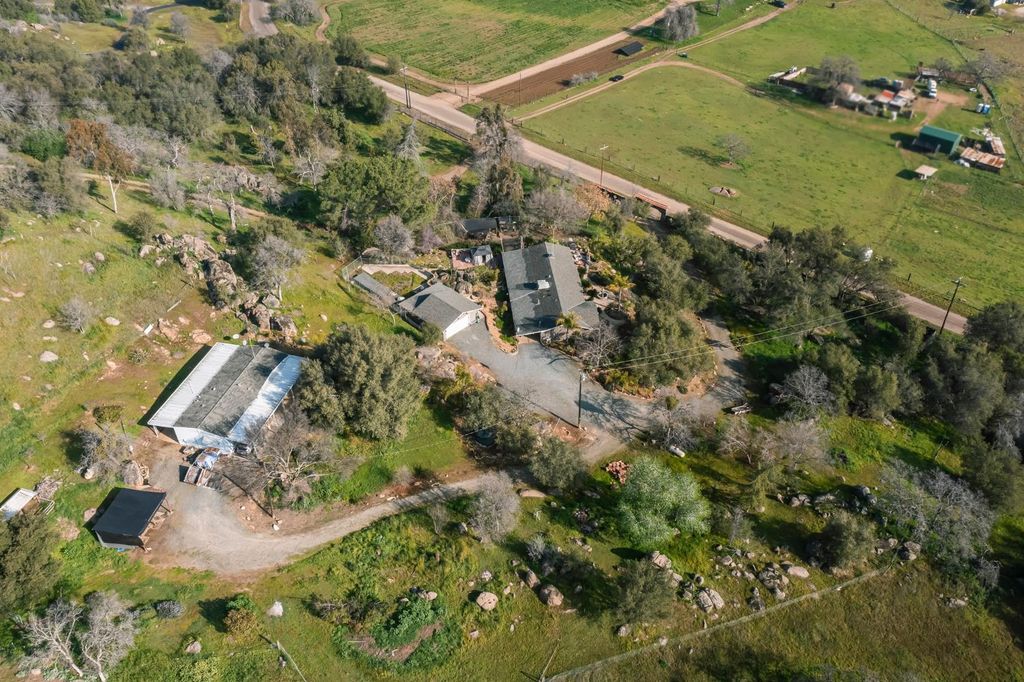 Image 43 of property listing at 37129 Pebble Lane, Yokuts Valley, CA 93675