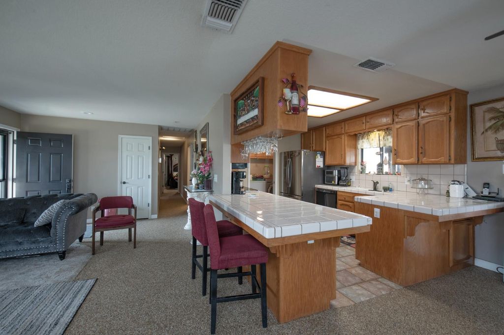 Image 6 of property listing at 37129 Pebble Lane, Yokuts Valley, CA 93675