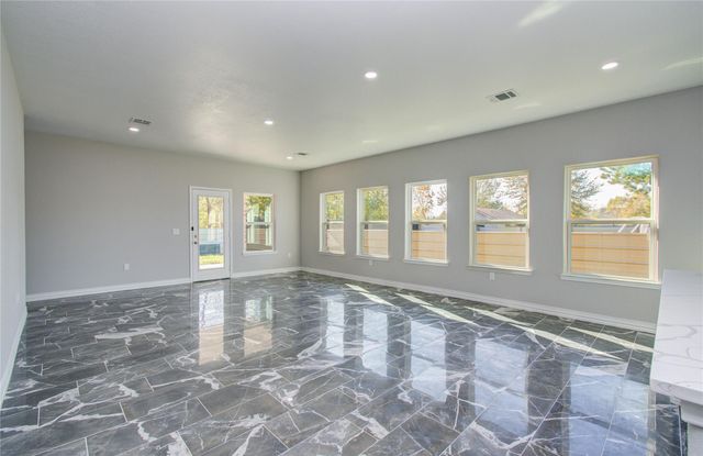 898 Road 3556, Cleveland, TX 77327