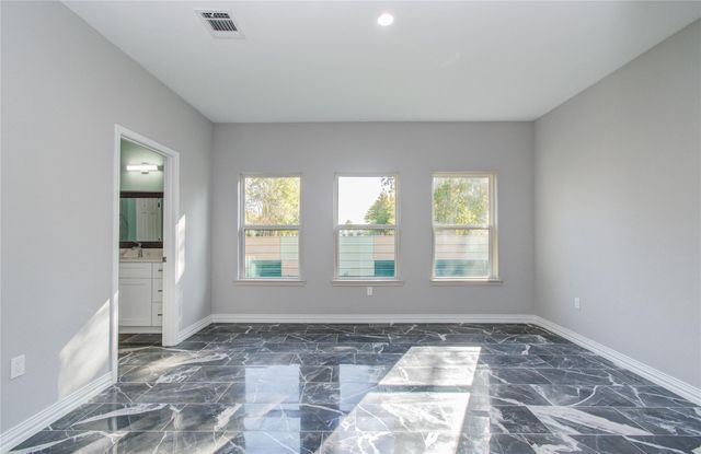 898 Road 3556, Cleveland, TX 77327