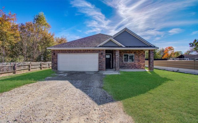 898 Road 3556, Cleveland, TX 77327