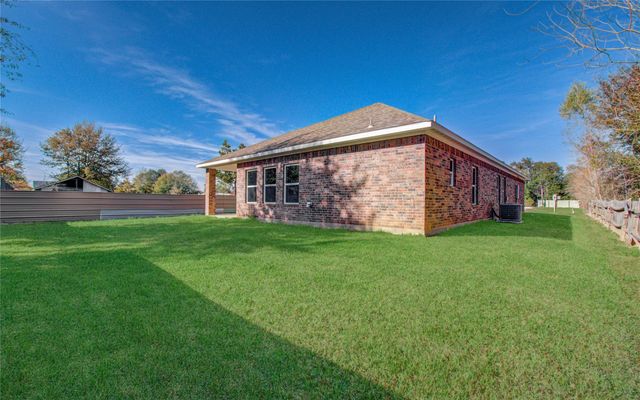 898 Road 3556, Cleveland, TX 77327
