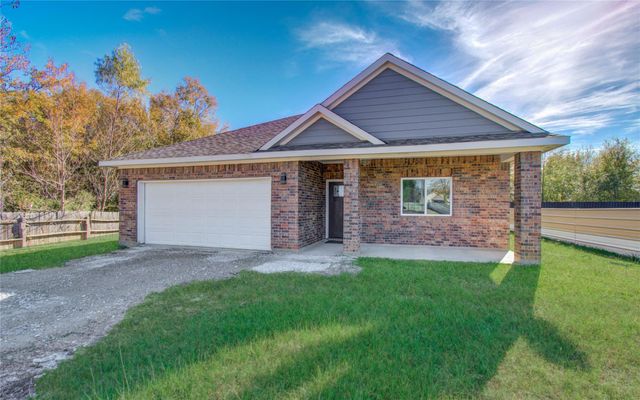 898 Road 3556, Cleveland, TX 77327