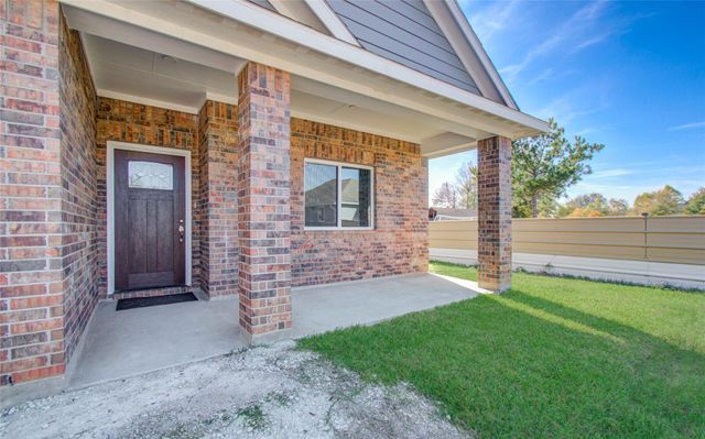 898 Road 3556, Cleveland, TX 77327