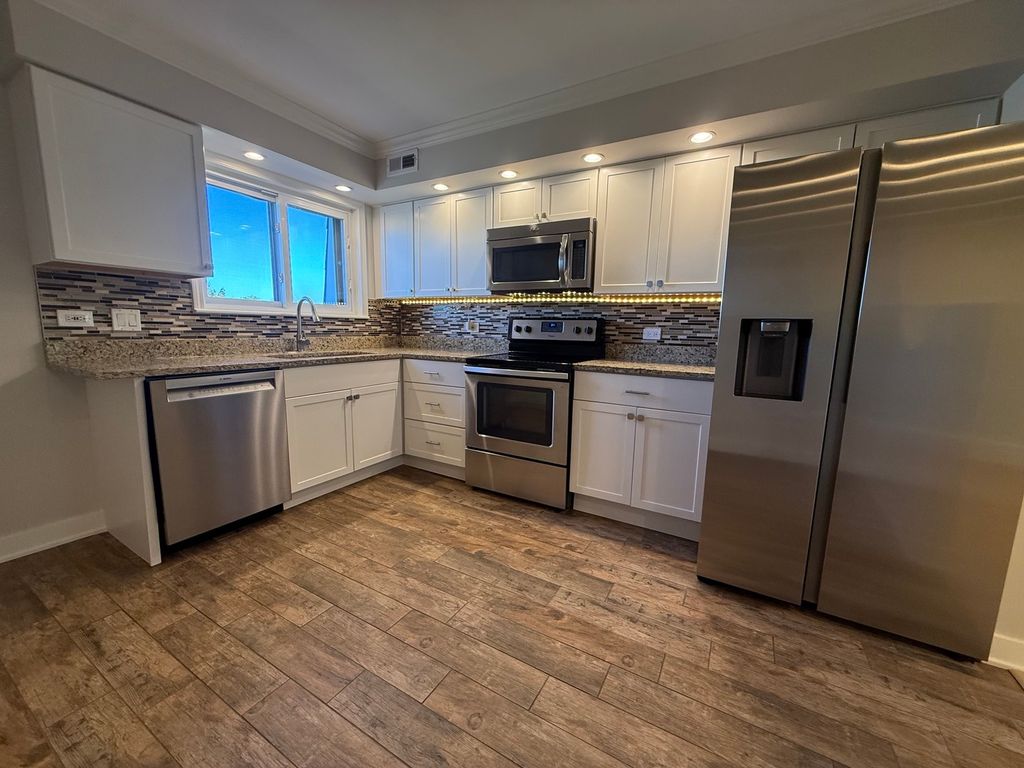 9386 Bay Colony Drive 3S, Des Plaines, IL 60016 — photo 2
