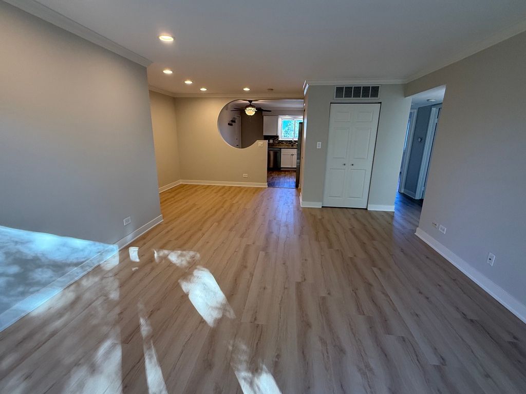 9386 Bay Colony Drive 3S, Des Plaines, IL 60016 — photo 4