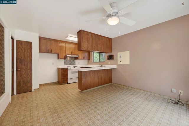6334 Doran Dr, Oakland, CA 94611