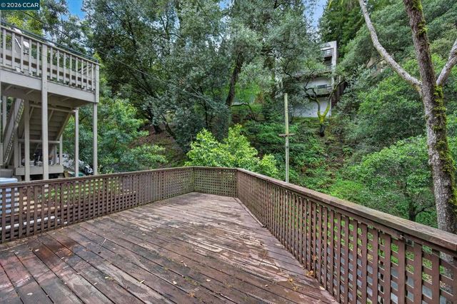 6334 Doran Dr, Oakland, CA 94611