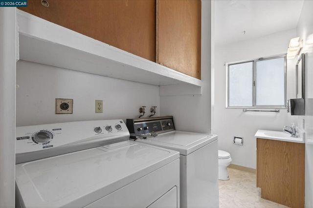 6334 Doran Dr, Oakland, CA 94611