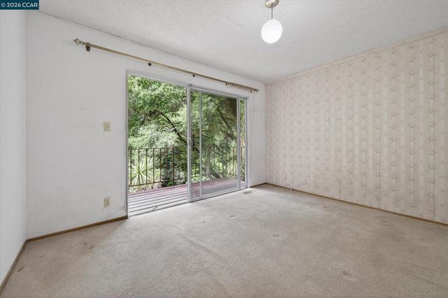 6334 Doran Dr, Oakland, CA 94611