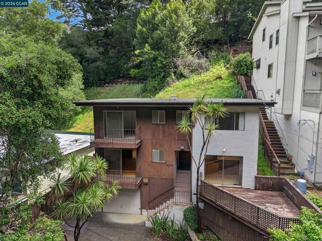 6334 Doran Dr, Oakland, CA 94611