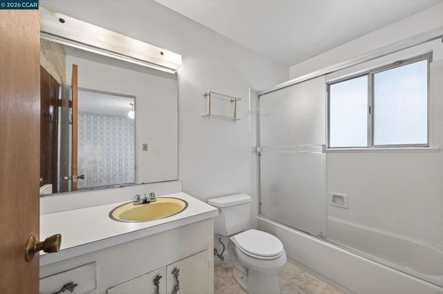 6334 Doran Dr, Oakland, CA 94611