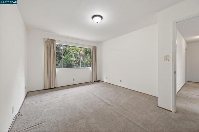 6334 Doran Dr, Oakland, CA 94611