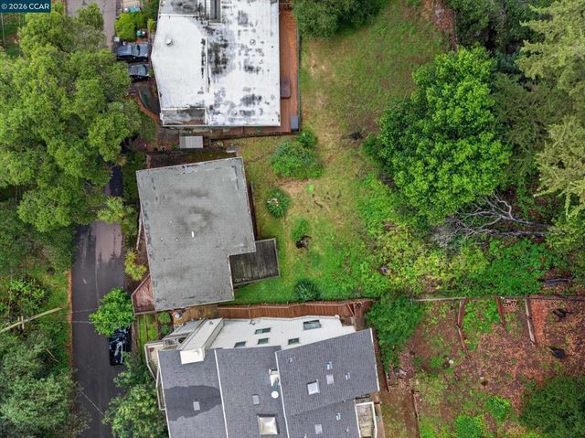 6334 Doran Dr, Oakland, CA 94611