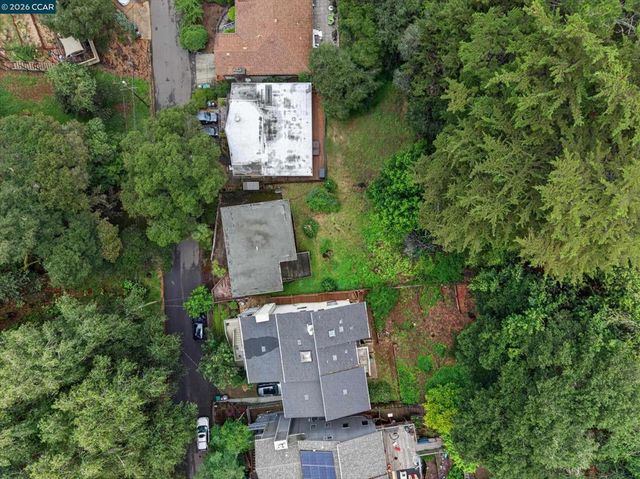 6334 Doran Dr, Oakland, CA 94611