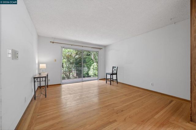 6334 Doran Dr, Oakland, CA 94611
