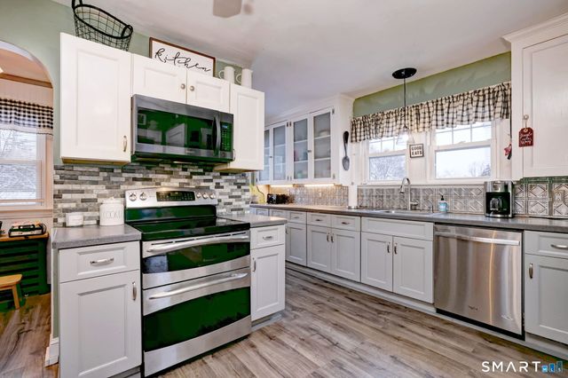 292 Richmond Avenue, West Haven, CT 06516