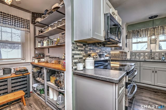 292 Richmond Avenue, West Haven, CT 06516