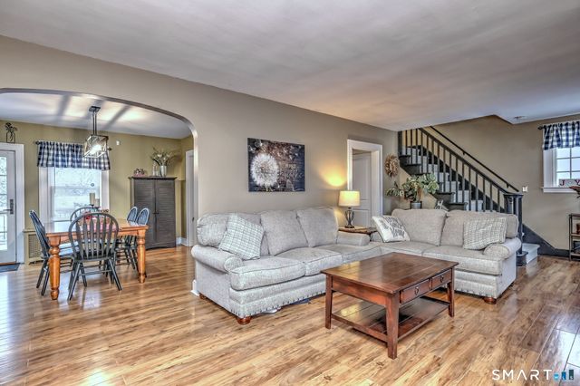 292 Richmond Avenue, West Haven, CT 06516