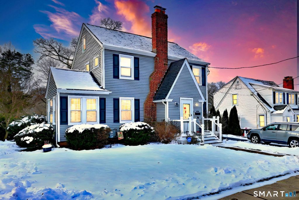 292 Richmond Avenue, West Haven, CT 06516