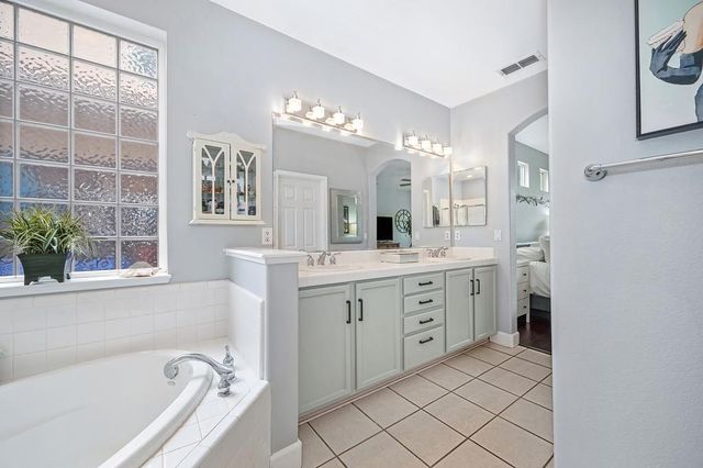 7500 Linksman Ct, Rancho Murieta, CA 95683