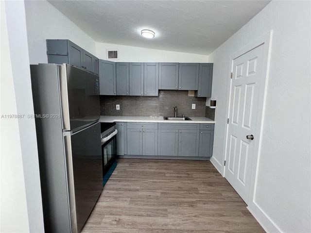 10090 W Fern St, Miami, FL 33157