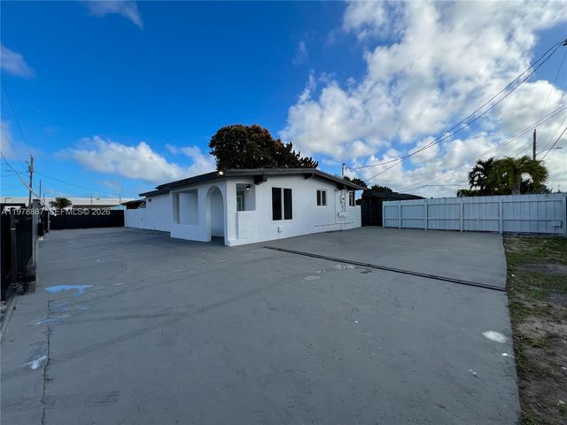 10090 W Fern St, Miami, FL 33157