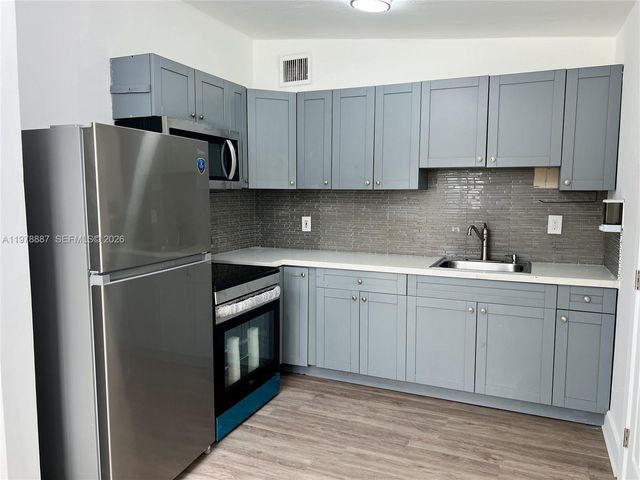 10090 W Fern St, Miami, FL 33157