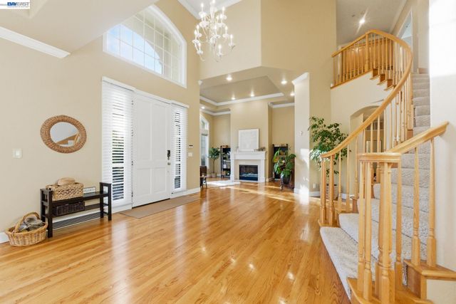 8411 Goldenrod Cir, Gilroy, CA 95020