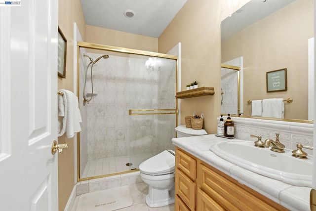 8411 Goldenrod Cir, Gilroy, CA 95020