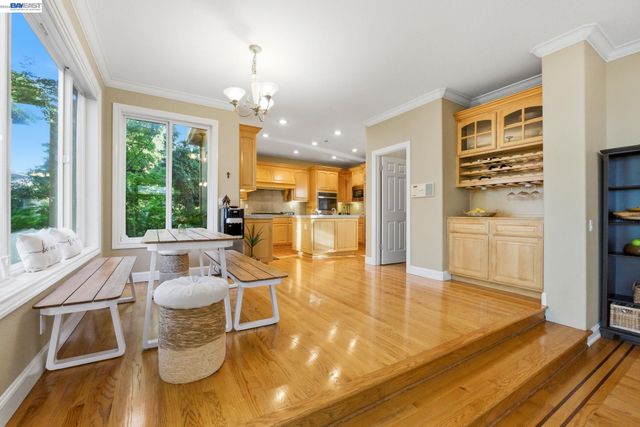 8411 Goldenrod Cir, Gilroy, CA 95020