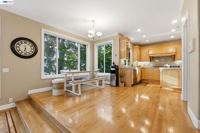 8411 Goldenrod Cir, Gilroy, CA 95020