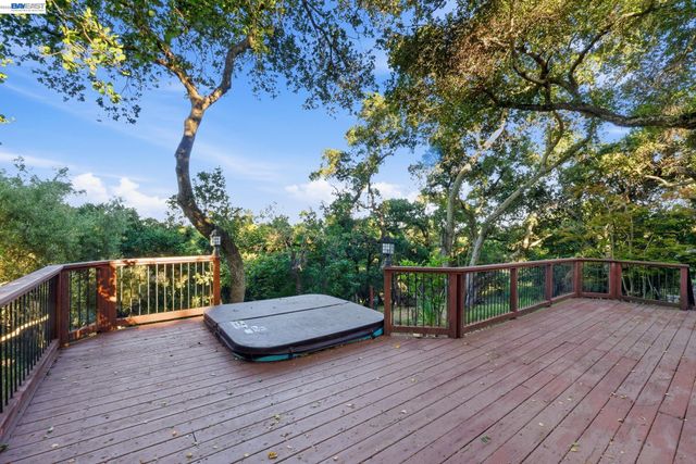 8411 Goldenrod Cir, Gilroy, CA 95020