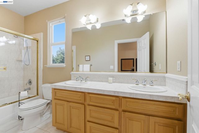 8411 Goldenrod Cir, Gilroy, CA 95020