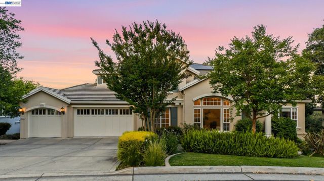 8411 Goldenrod Cir, Gilroy, CA 95020