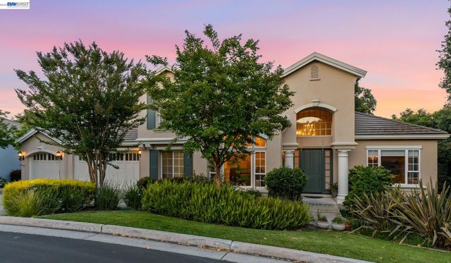 8411 Goldenrod Cir, Gilroy, CA 95020