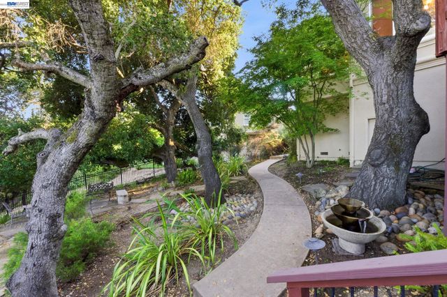 8411 Goldenrod Cir, Gilroy, CA 95020