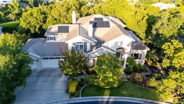 8411 Goldenrod Cir, Gilroy, CA 95020