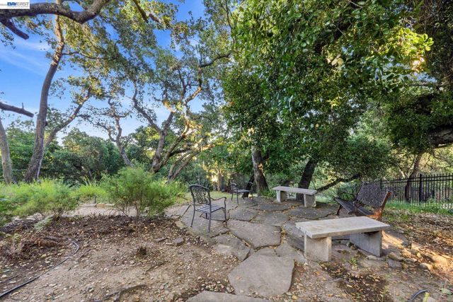 8411 Goldenrod Cir, Gilroy, CA 95020