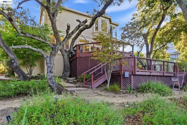 8411 Goldenrod Cir, Gilroy, CA 95020