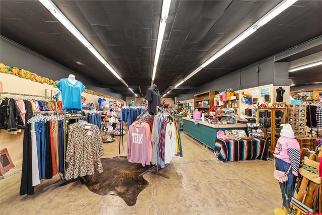217 S Commercial Avenue, Coleman, TX 76834