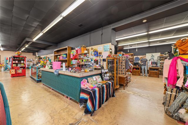 217 S Commercial Avenue, Coleman, TX 76834
