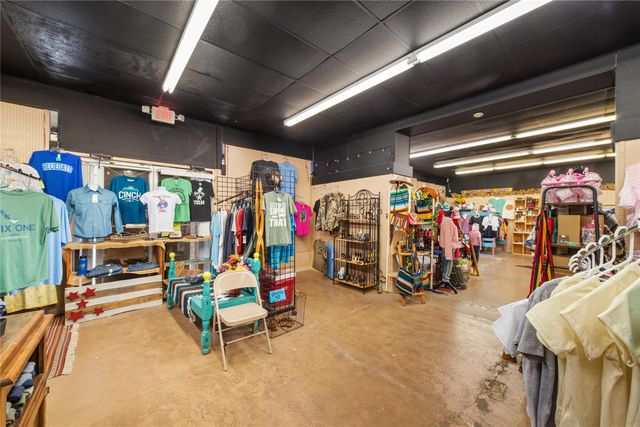 217 S Commercial Avenue, Coleman, TX 76834