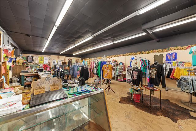 217 S Commercial Avenue, Coleman, TX 76834