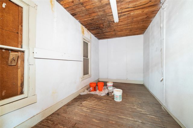217 S Commercial Avenue, Coleman, TX 76834