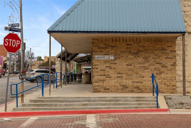217 S Commercial Avenue, Coleman, TX 76834