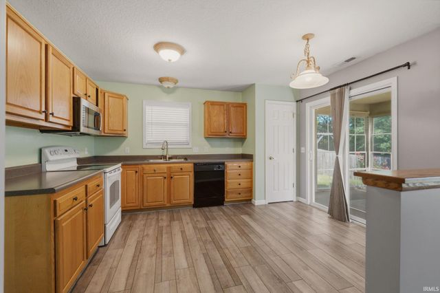8824 Eventer Trail, Fort Wayne, IN 46825