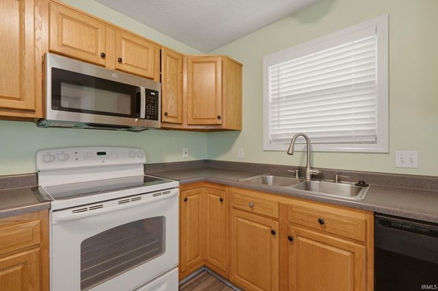 8824 Eventer Trail, Fort Wayne, IN 46825
